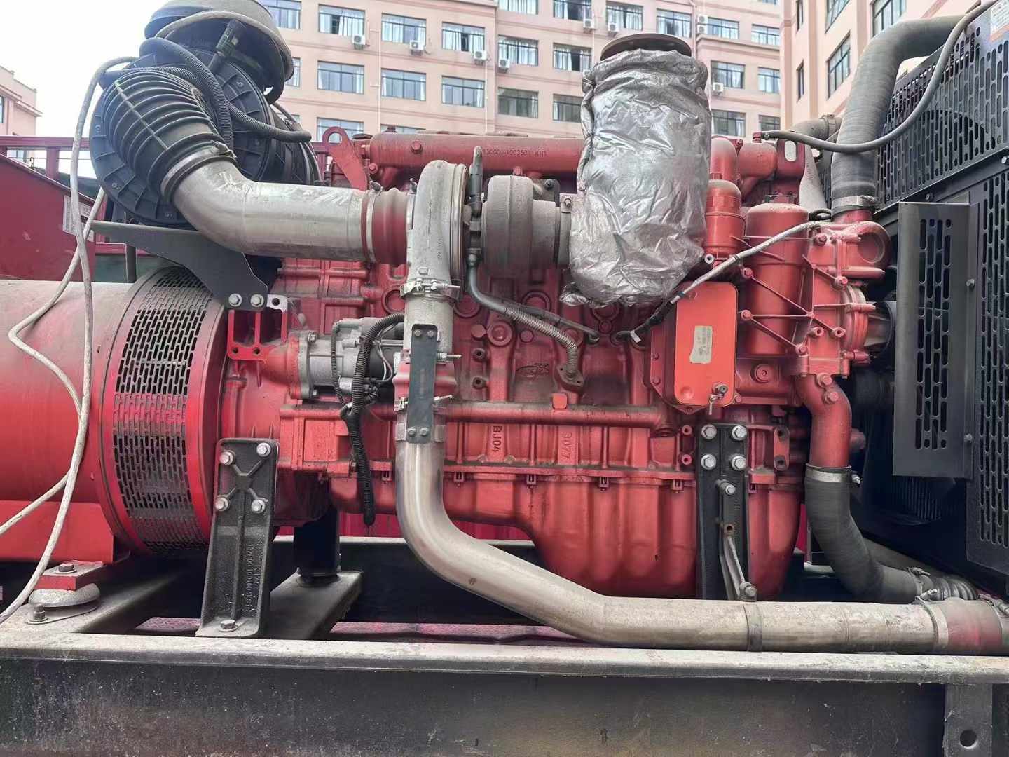 绥中如何选择适合 600kW 柴油发电机组的过载保护器？